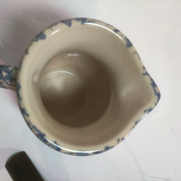 Robinson Rasbottom, Roseville Ohio 1 pint creamer in blue sponge. Vintage Marked - Picture 4 of 5